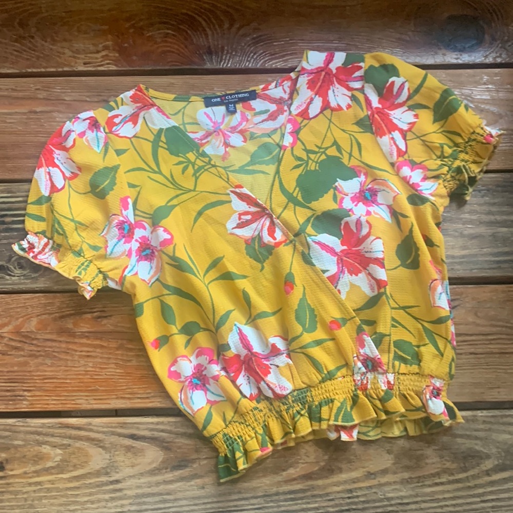 Womens Blouse. Size M. Gently Usef
